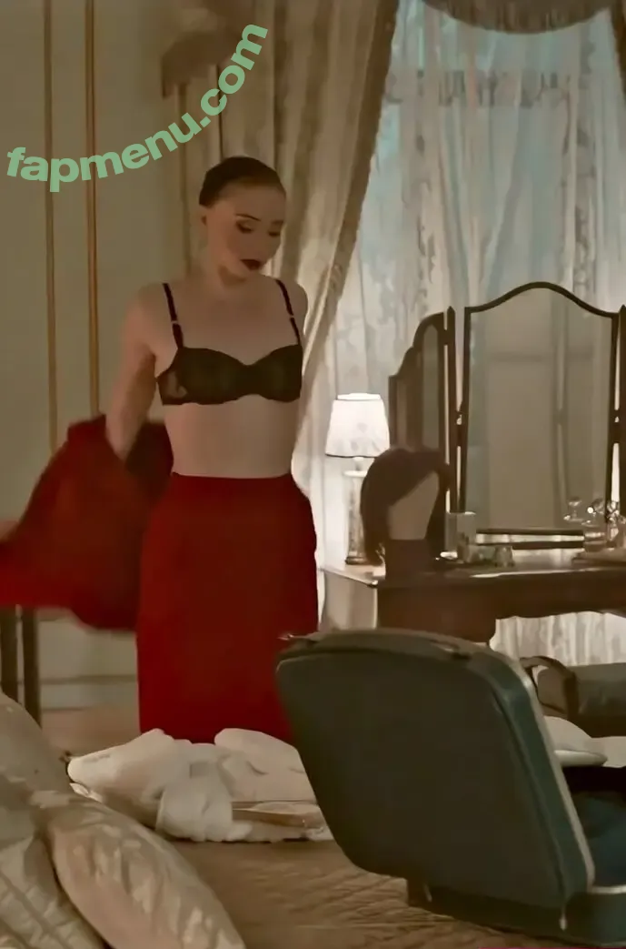 Sophie Turner nude photo #0270 (sexysophieturner / sophiet)