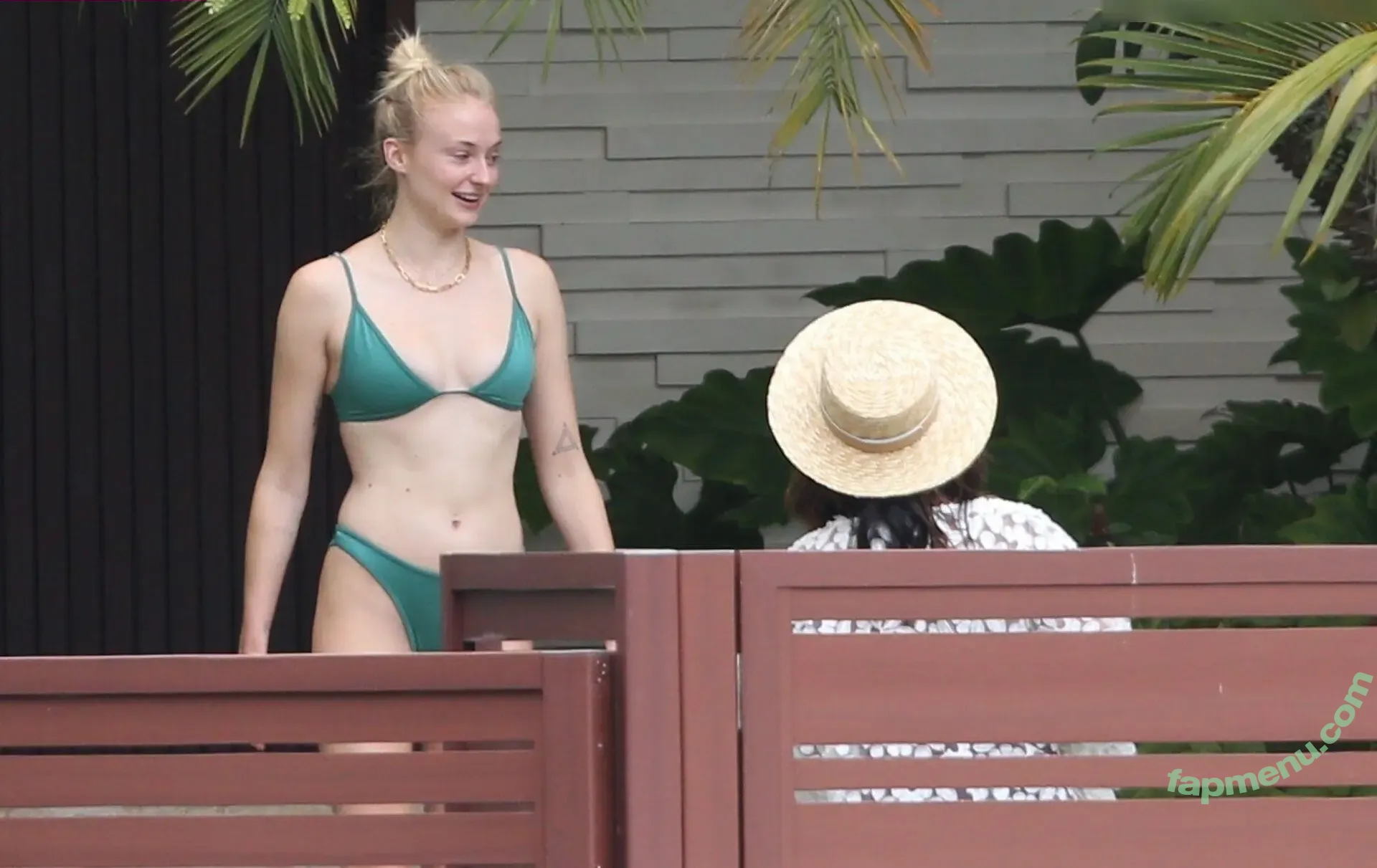 Sophie Turner nude photo #0331 (sexysophieturner / sophiet)