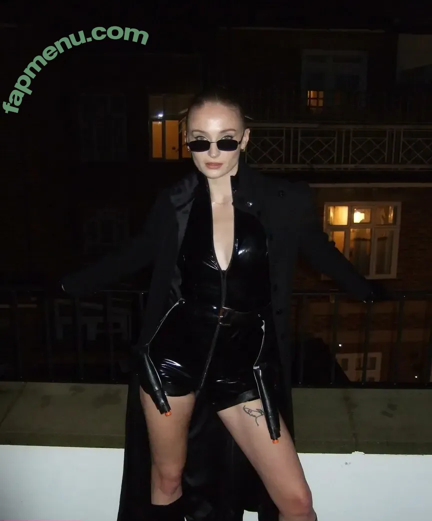 Sophie Turner nude photo #0340 (sexysophieturner / sophiet)