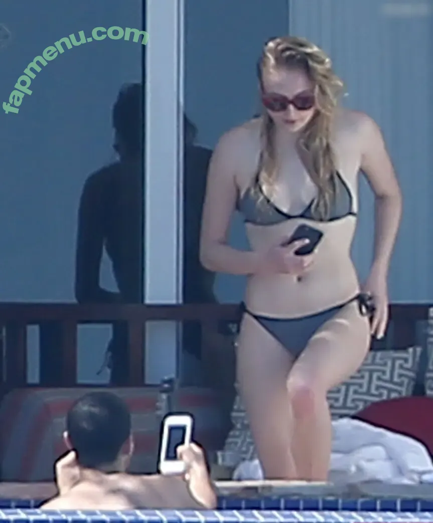 Sophie Turner nude photo #0350 (sexysophieturner / sophiet)