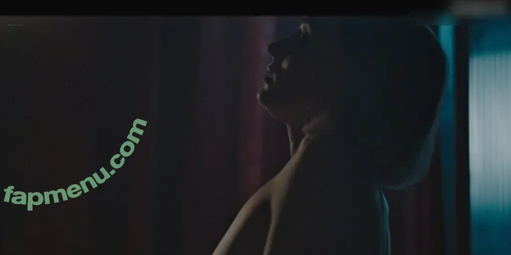 Sophie Turner nude photo #0484 (sexysophieturner / sophiet)