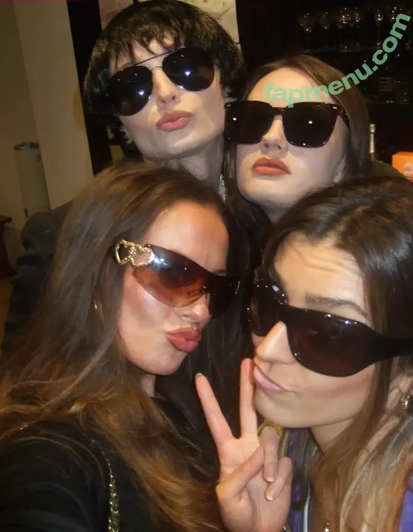 Sophie Turner nude photo #0592 (sexysophieturner / sophiet)