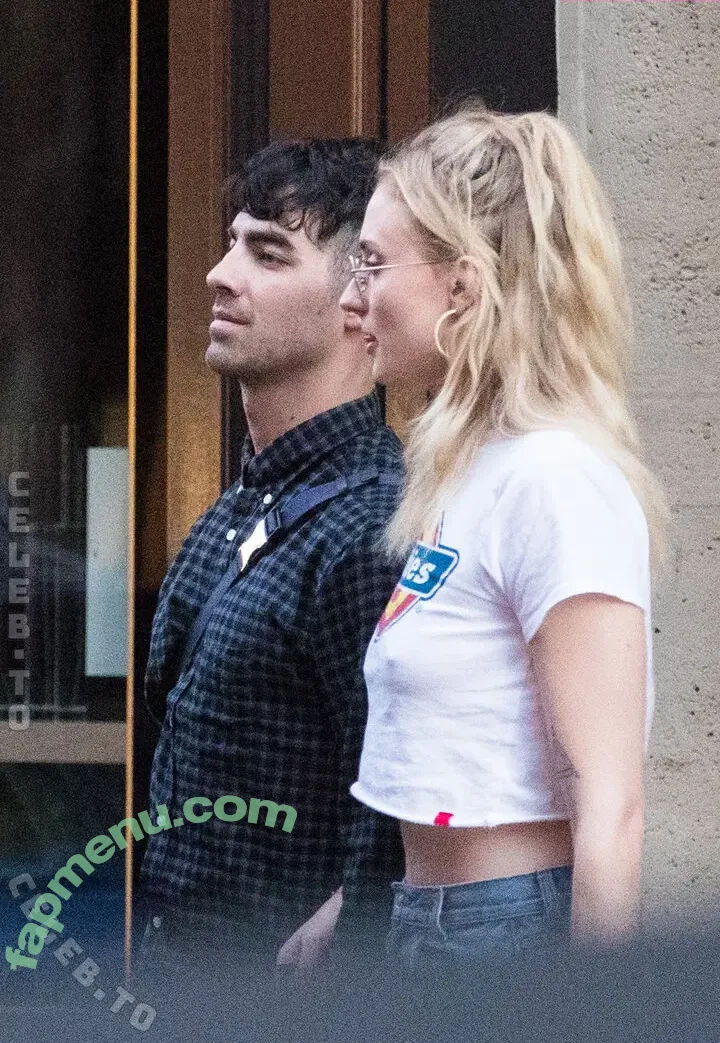 Sophie Turner nude photo #0600 (sexysophieturner / sophiet)