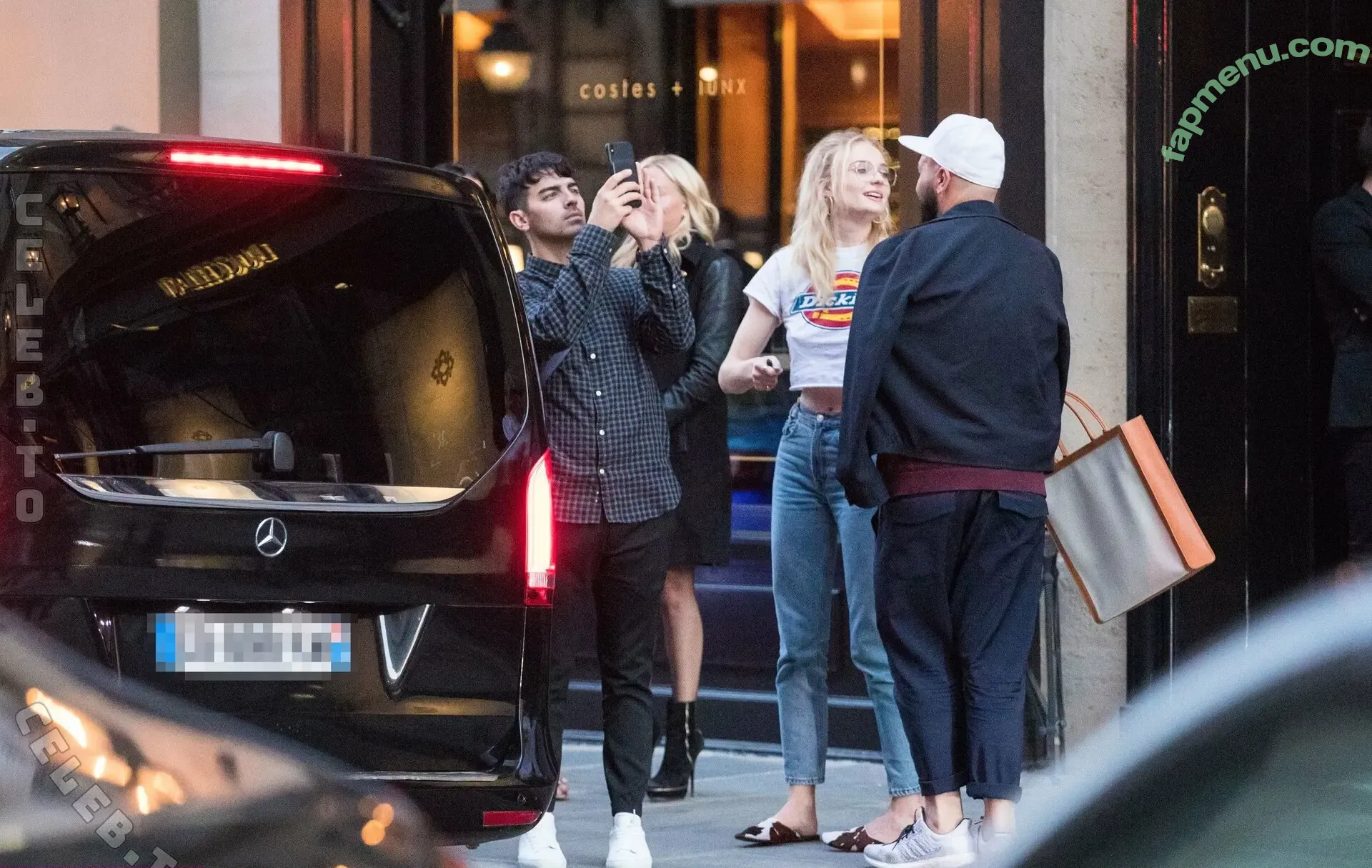 Sophie Turner nude photo #0602 (sexysophieturner / sophiet)