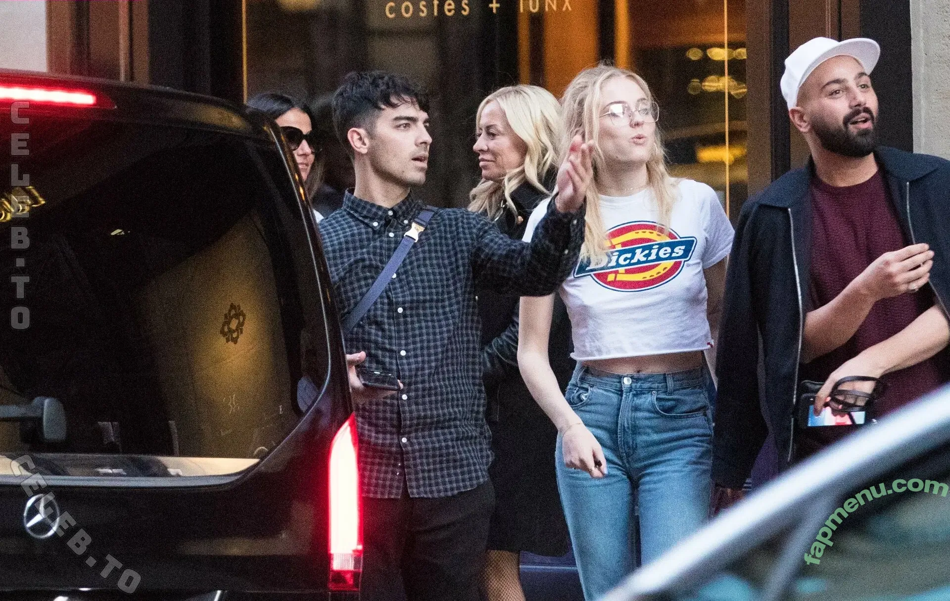 Sophie Turner nude photo #0603 (sexysophieturner / sophiet)