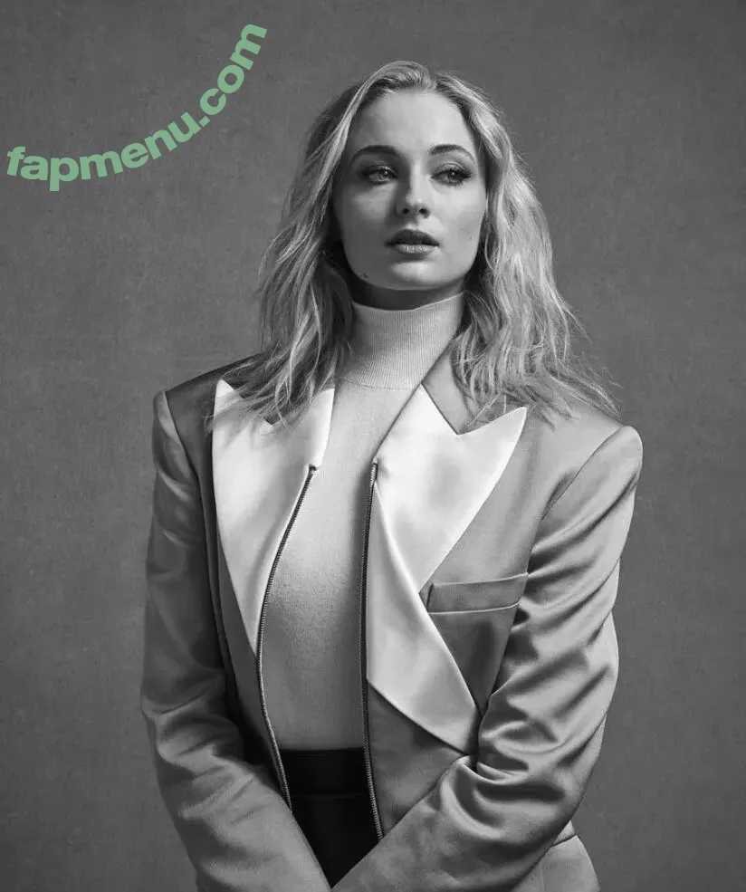 Sophie Turner nude photo #0606 (sexysophieturner / sophiet)
