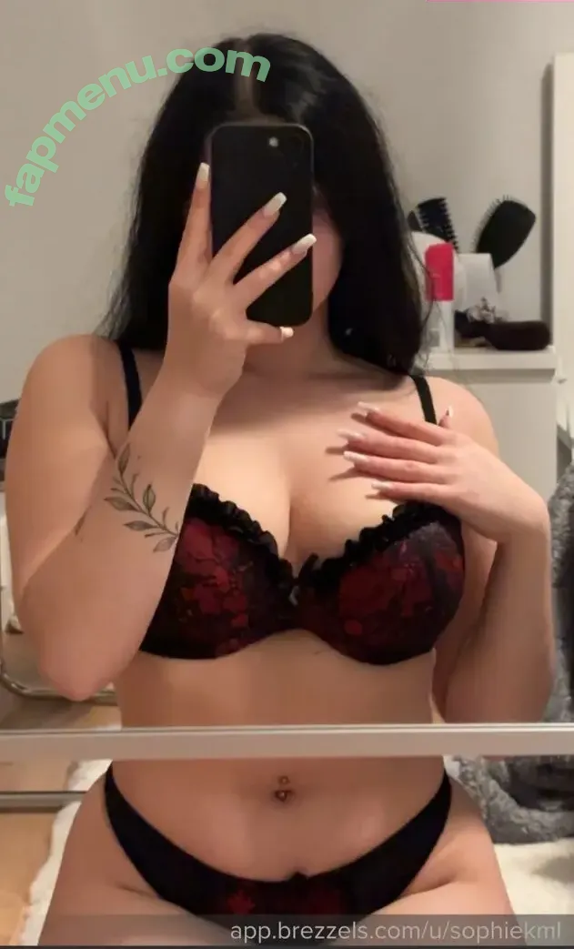 Sophiekml nude photo #0002 (Sophiekml)