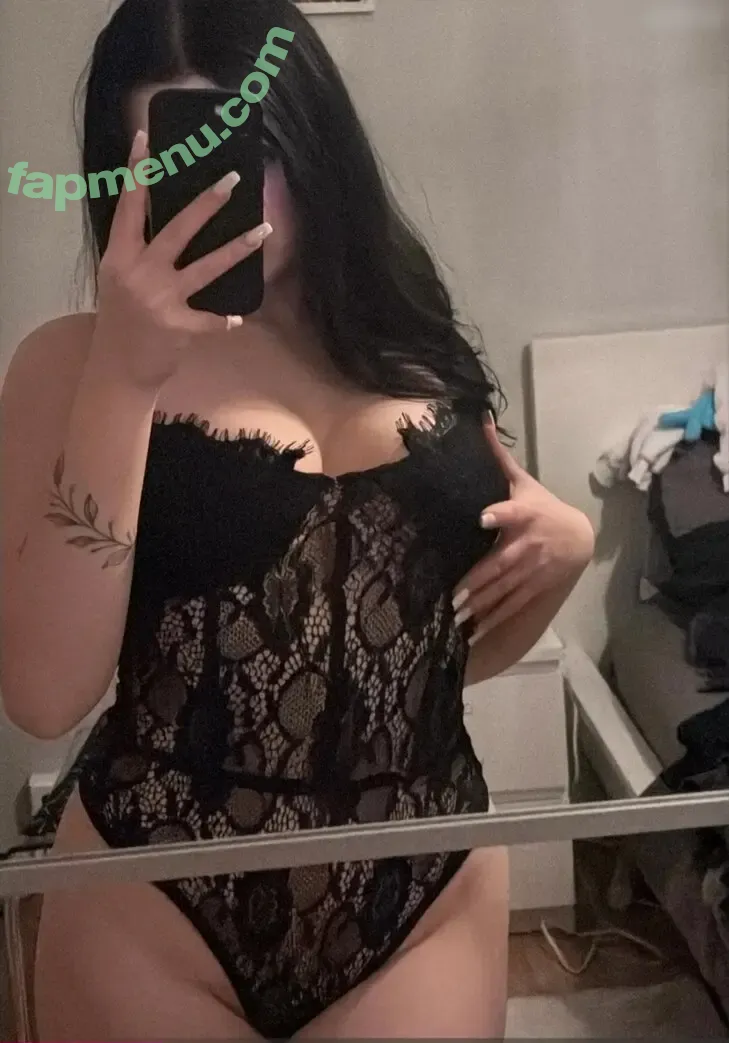 Sophiekml nude photo #0016 (Sophiekml)