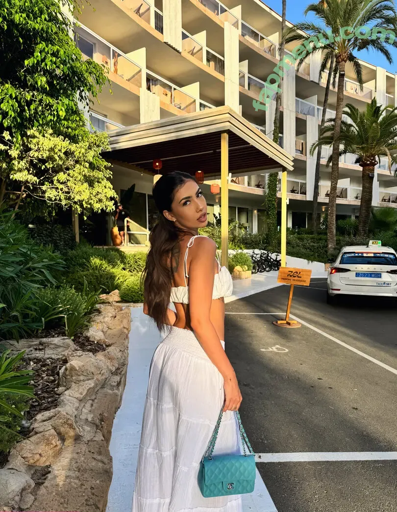 sophieraynetv nude photo #0020 (sophieraynetv)