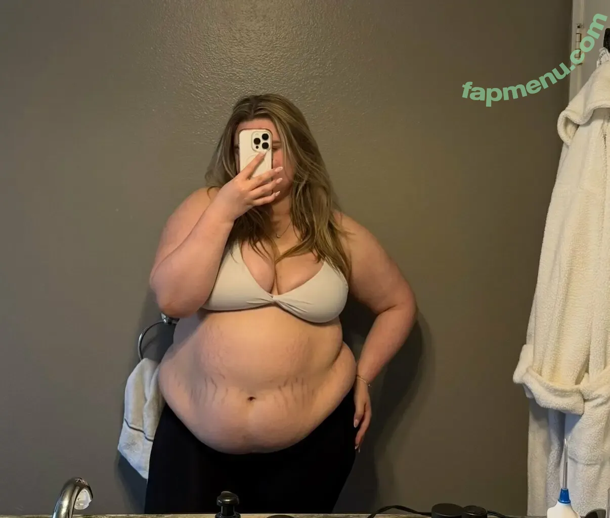 sophiesbelly nude photo #0012 (sophiebellybelly)