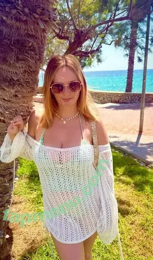 SophieSinXx / Petiteblondey / sophieinnesxx nude photo #0010