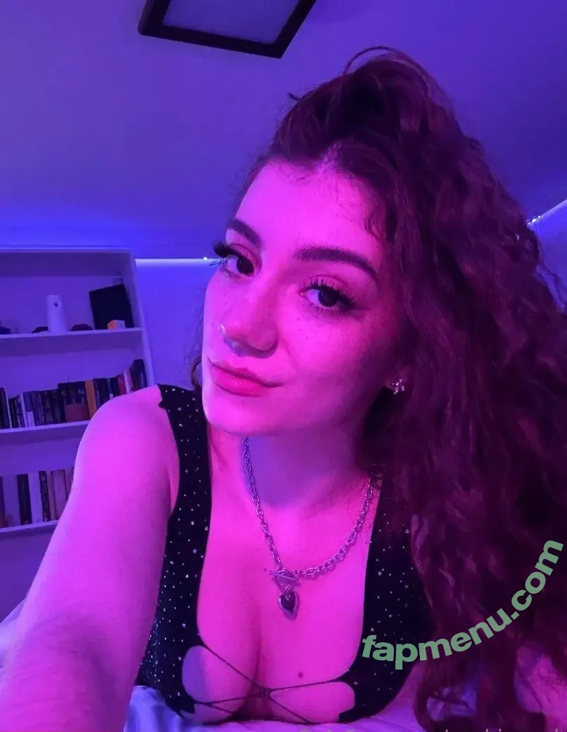 sophiesred nude photo #0010 (sophiessoler_reels)