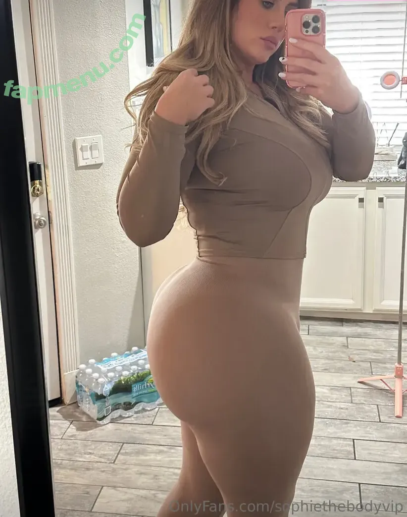 Sophiesselfies nude photo #0004 (Sophiesselfies)