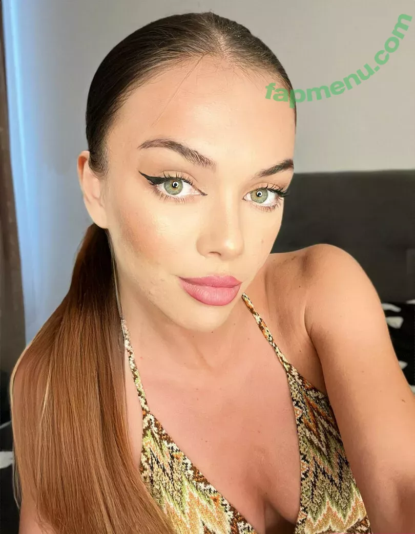 sophiestorms nude photo #0216 (hereisssophie)