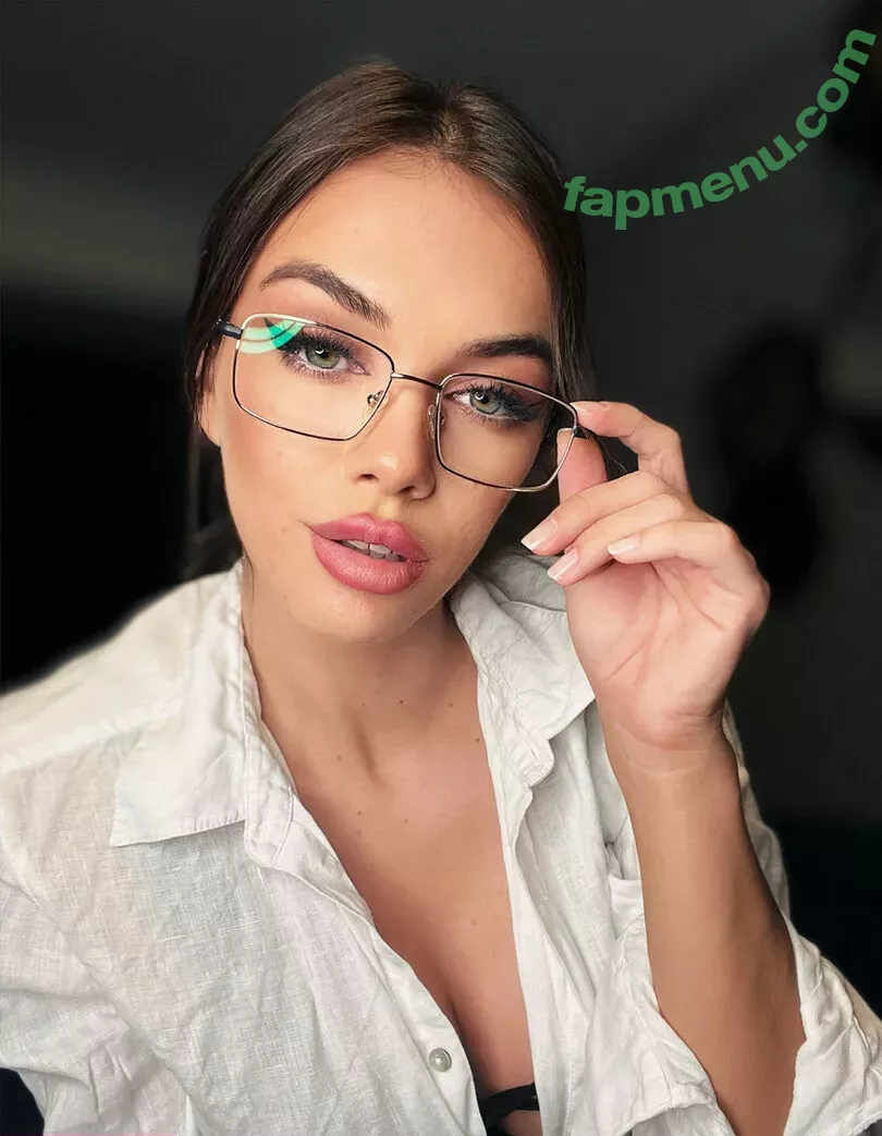 sophiestorms nude photo #0224 (hereisssophie)