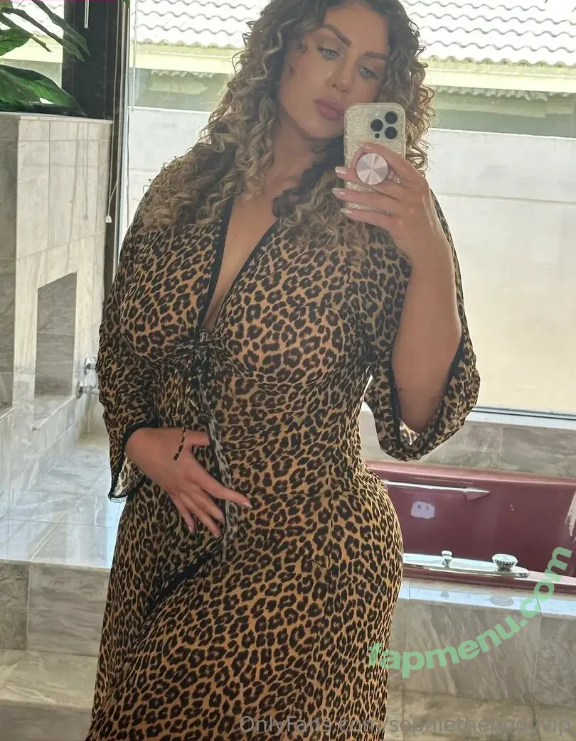 sophiethebodyvip nude photo #0035 (sophiesselfies224)