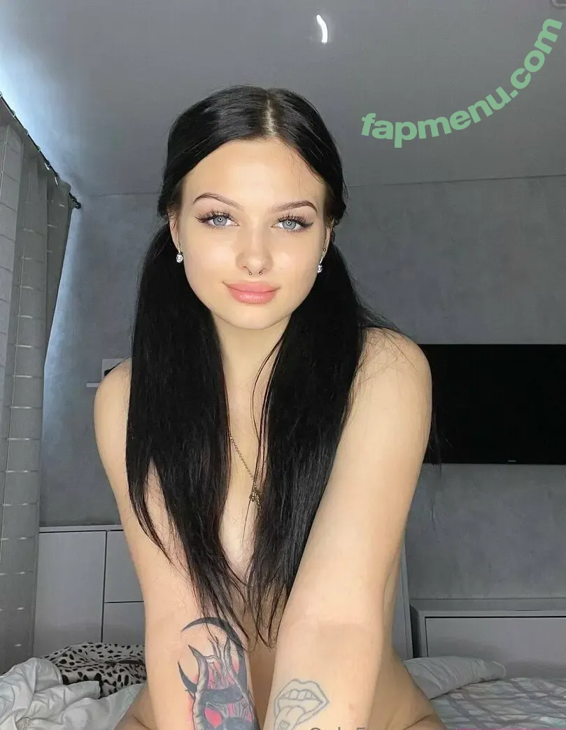 Sophietye nude photo #0020 (Sophietye)