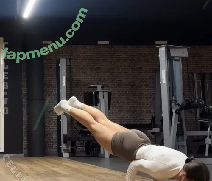 Sophiia.ugc nude photo #0076 (Sophiia.ugc)