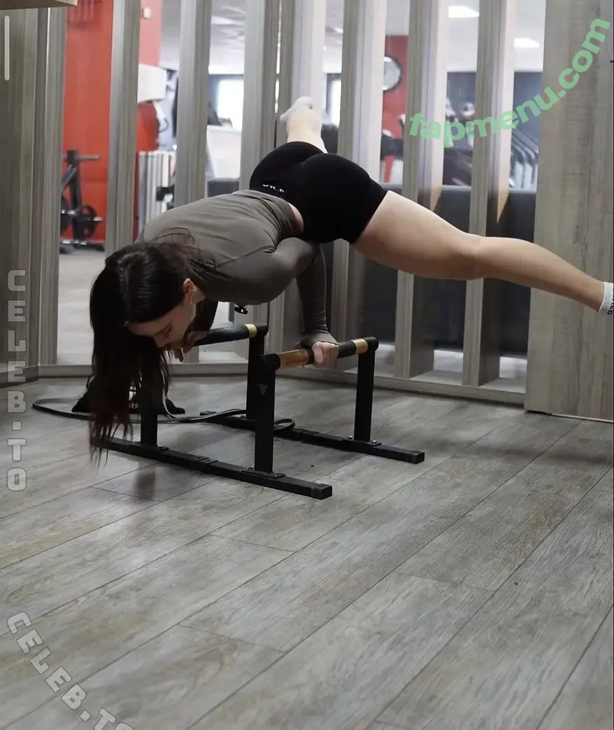 Sophiia.ugc nude photo #0087 (Sophiia.ugc)