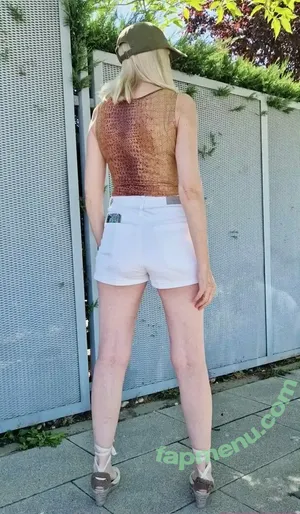  nude photo #0005
