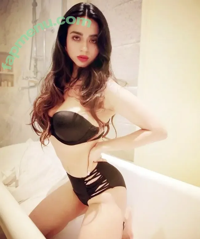 Soundarya Sharma nude photo #0001 (Soundarya Sharma)