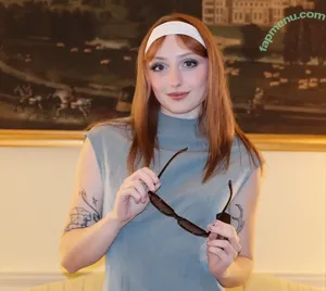 Soupforeloise / help nude photo #0138