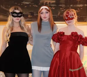 Soupforeloise / help nude photo #0139