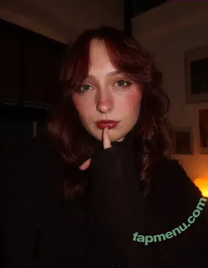 Soupforeloise / help nude photo #0148