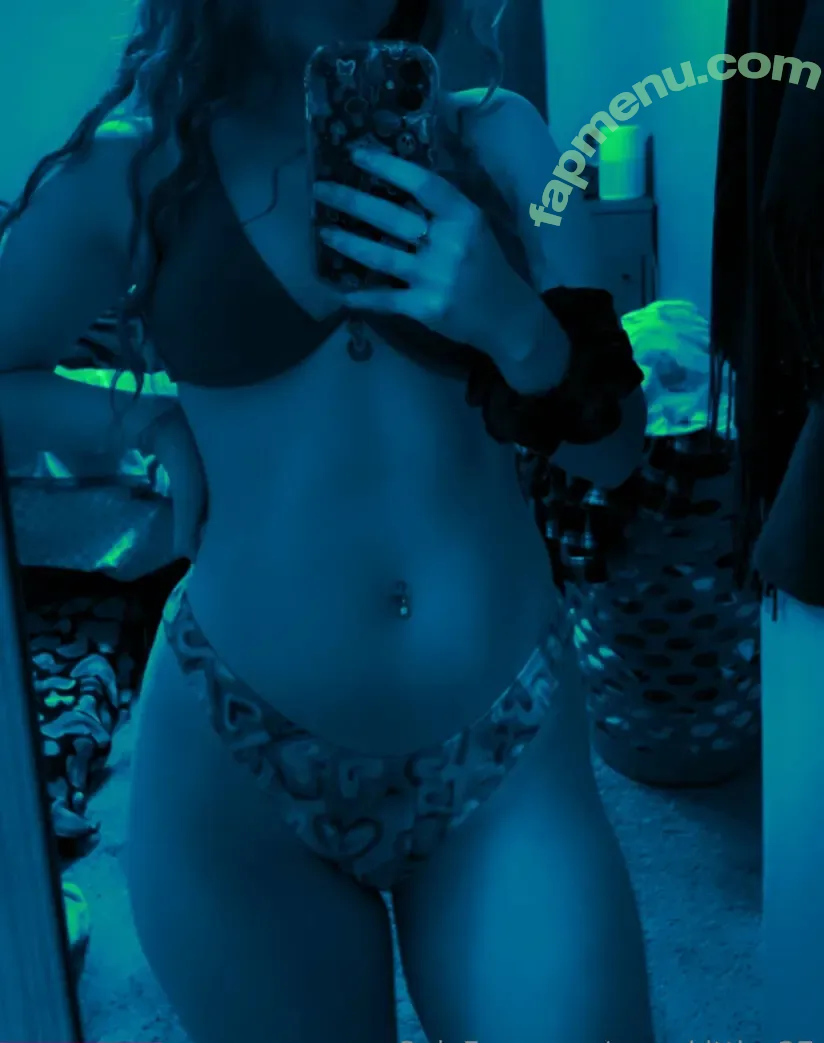 sourskittles27 nude photo #0020 (aheckingheck)