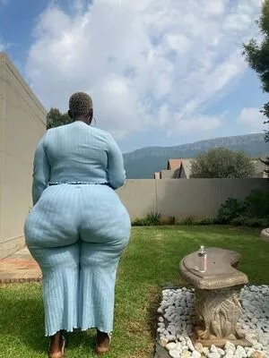 South African Thick / african.babez / the_real_liso nude photo #0002