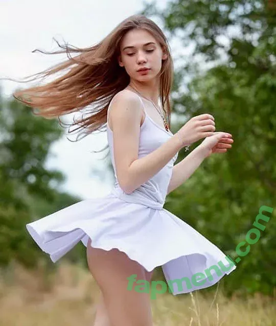 Sowa Valeri nude photo #0040 (SowaValeri / Steklova Essenia / sowa.valeri / teasingsister)