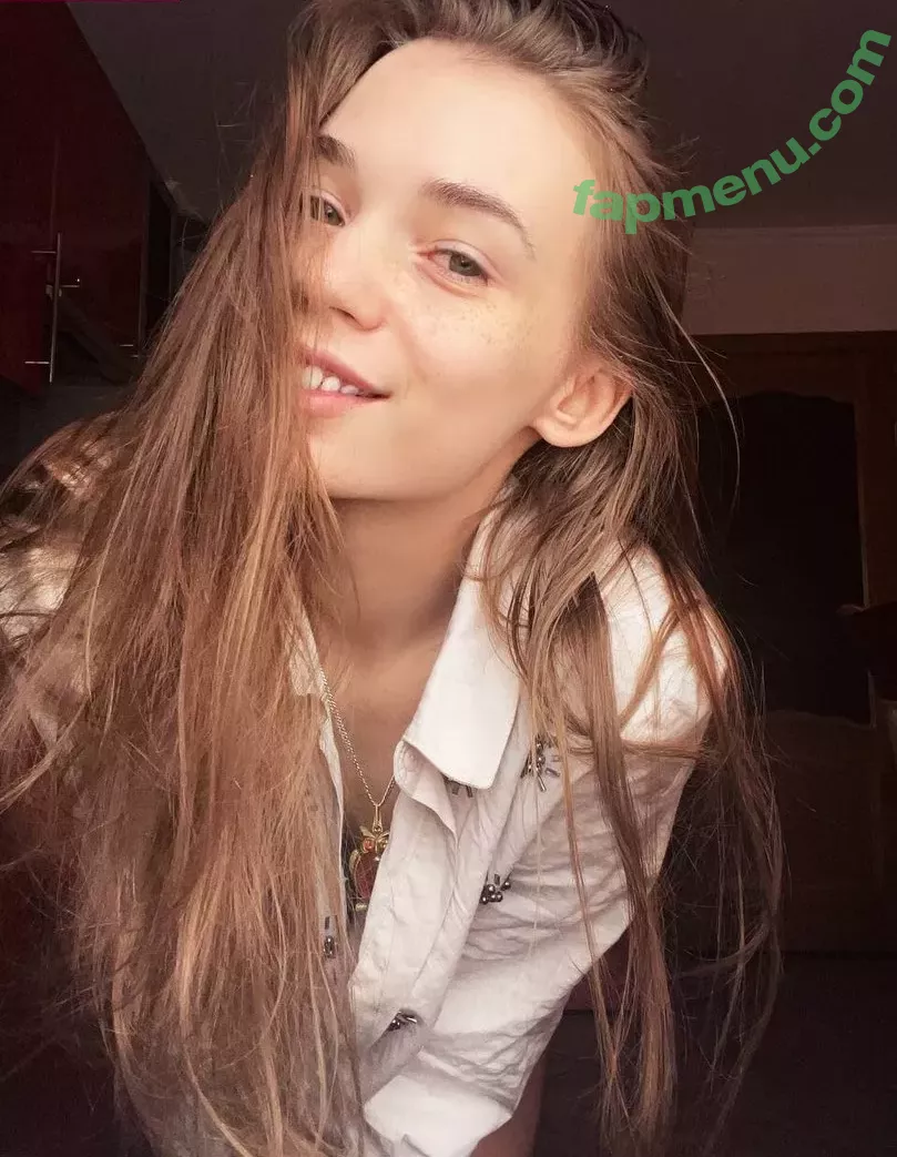 Sowa Valeri nude photo #0097 (SowaValeri / Steklova Essenia / sowa.valeri / teasingsister)