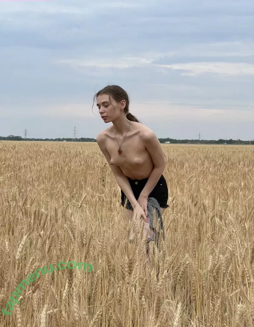 Sowa Valeri nude photo #0215 (SowaValeri / Steklova Essenia / sowa.valeri / teasingsister)