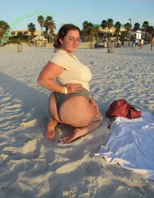 sowheezy / parasitesofsociety / sotiddy nude photo #0005