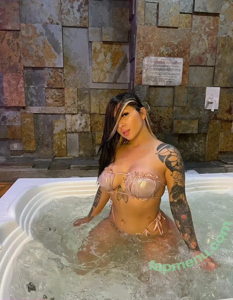soycatth nude photo #0022 (soycatth)