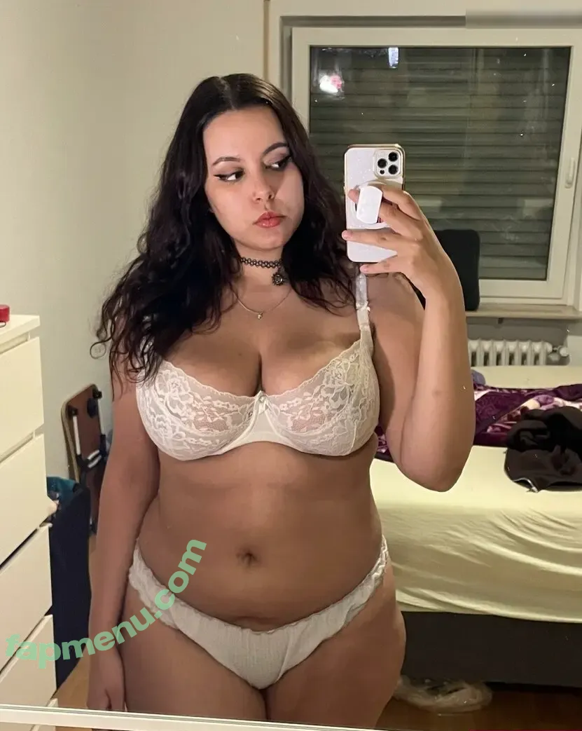 Soymilkvanilla / Peachyara nude photo #0007 (Soymilkvanilla / Peachyara)