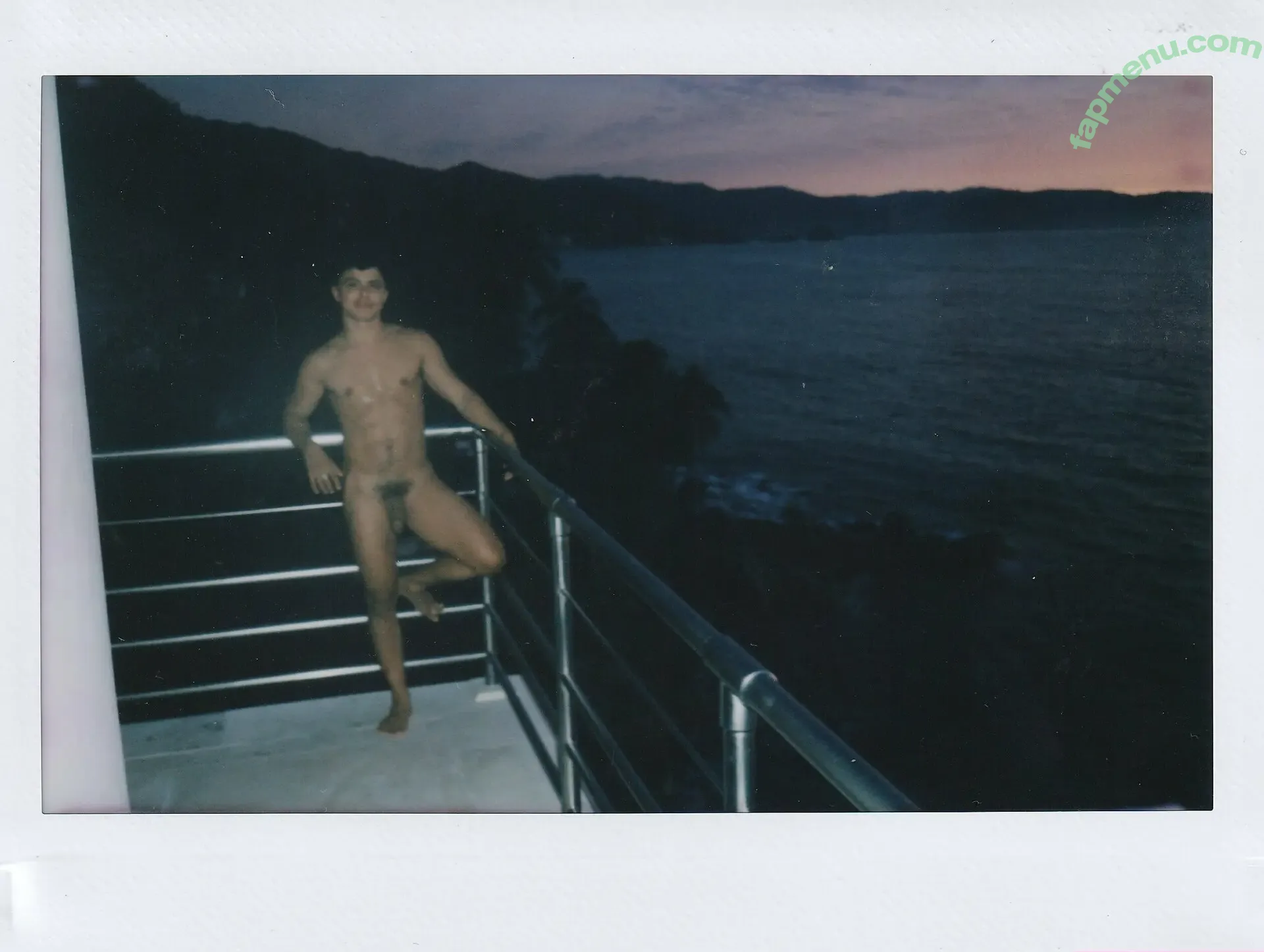 soyunplatano nude photo #0046 (hesdac)