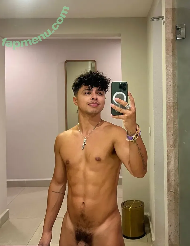 soyunplatano nude photo #0047 (hesdac)