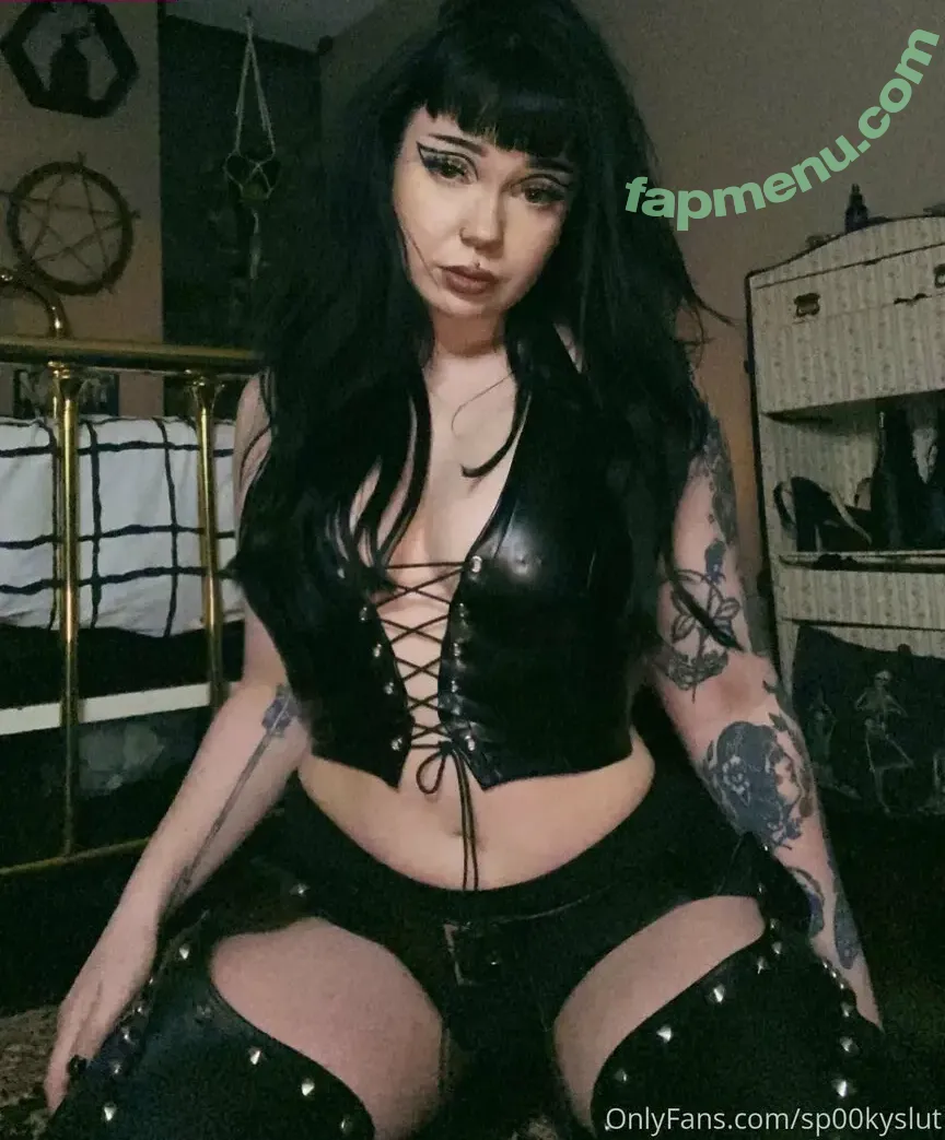 sp00kyslut nude photo #0001 (sp00kyslut_)