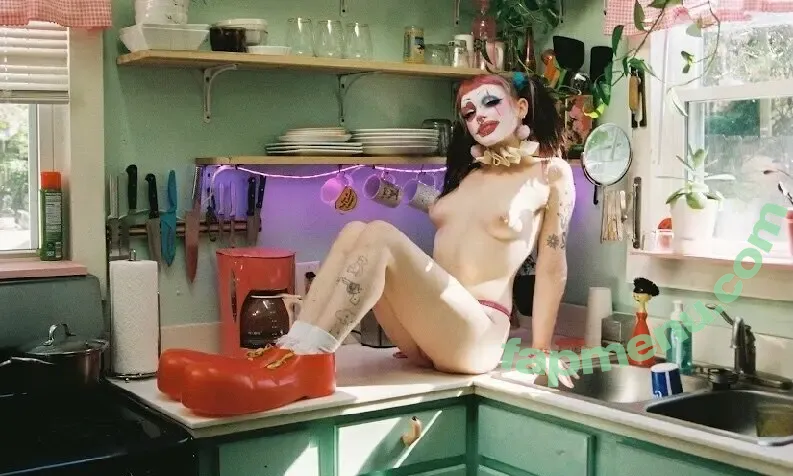 spankytheclown nude photo #0005 (spankythesillylittleclown)