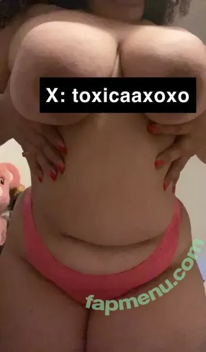 spoiilmebaaby / toxicaaxoxo nude photo #0022