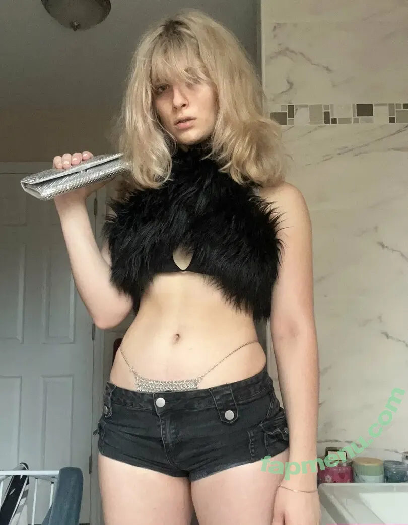 Squirtstain nude photo #0064 (wormfluencer / yikesali)