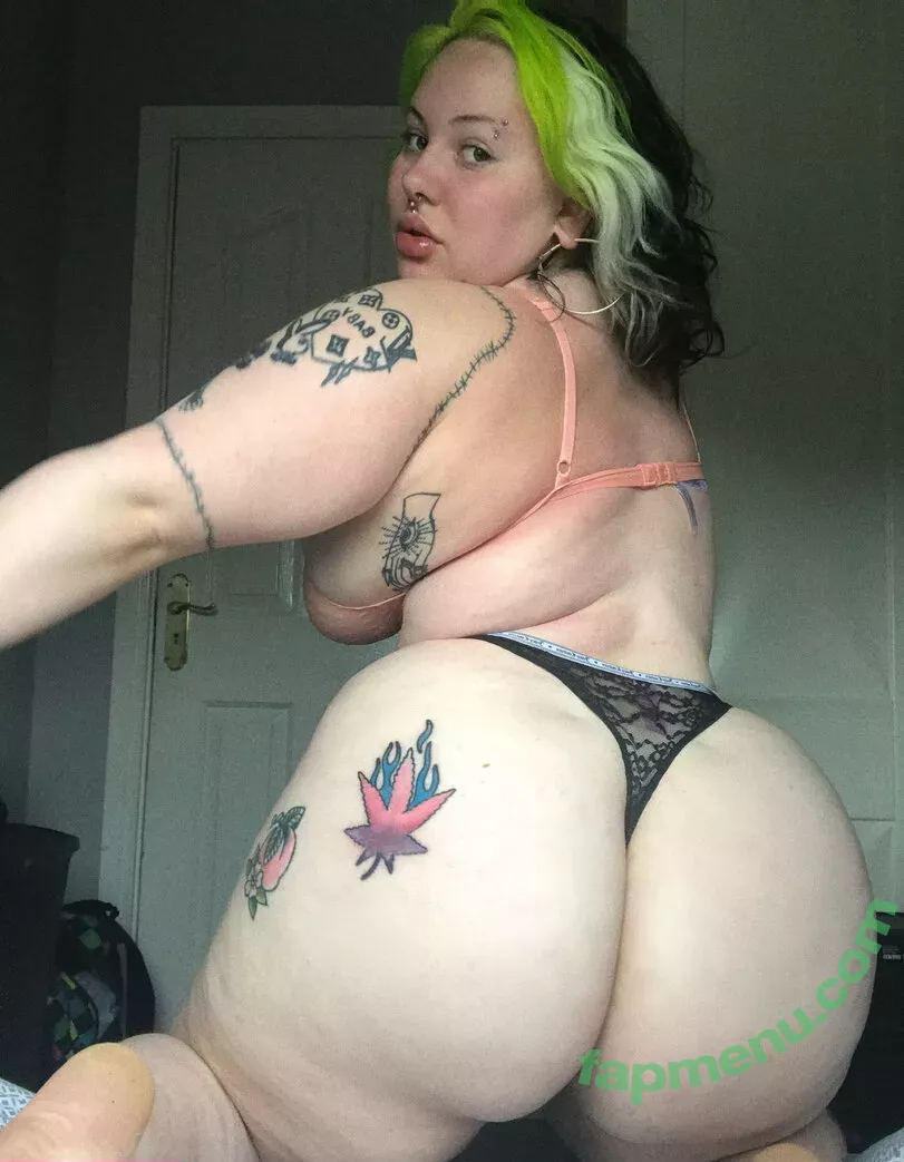 squishkween nude photo #0062 (the.squish.queen)