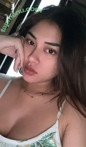 Sri Ayu Tarisa / sriayutariisa28 nude photo #0057