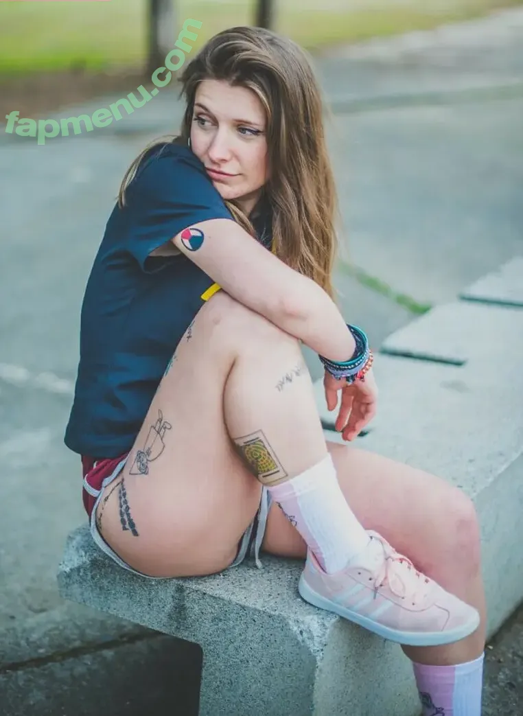 Srtahoothoot nude photo #0002 (srta.hoothoot / srta_hoothoot)