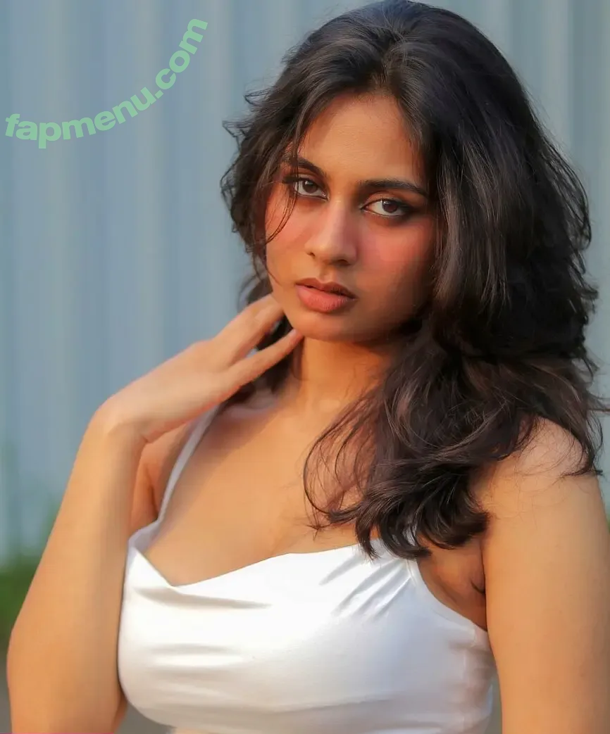 Srushti Bannatti nude photo #0010 (_bannnno_)