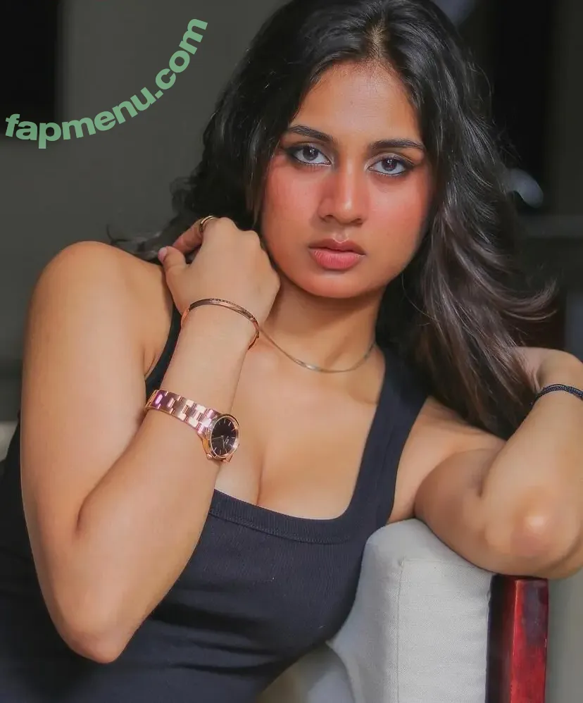 Srushti Bannatti nude photo #0019 (_bannnno_)