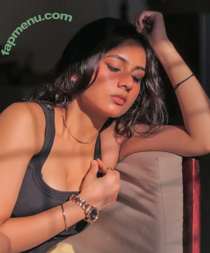 Srushti Bannatti nude photo #0021 (_bannnno_)