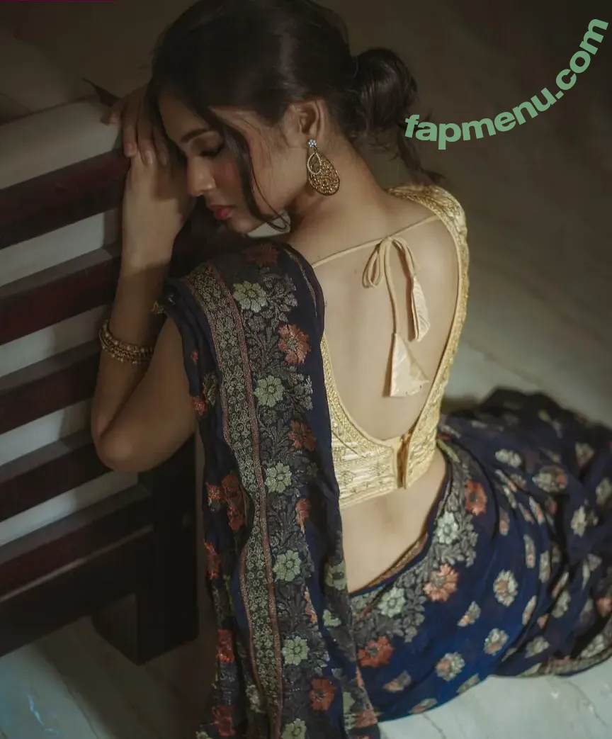 Srushti Bannatti nude photo #0023 (_bannnno_)