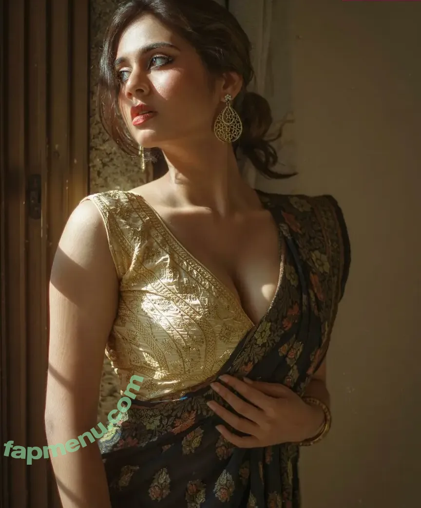 Srushti Bannatti nude photo #0027 (_bannnno_)